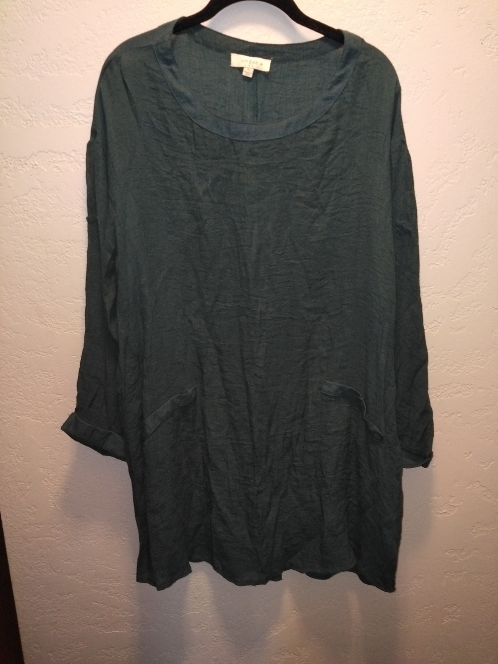 Umgee Teal Scoop Neck Tunic with Front Pockets